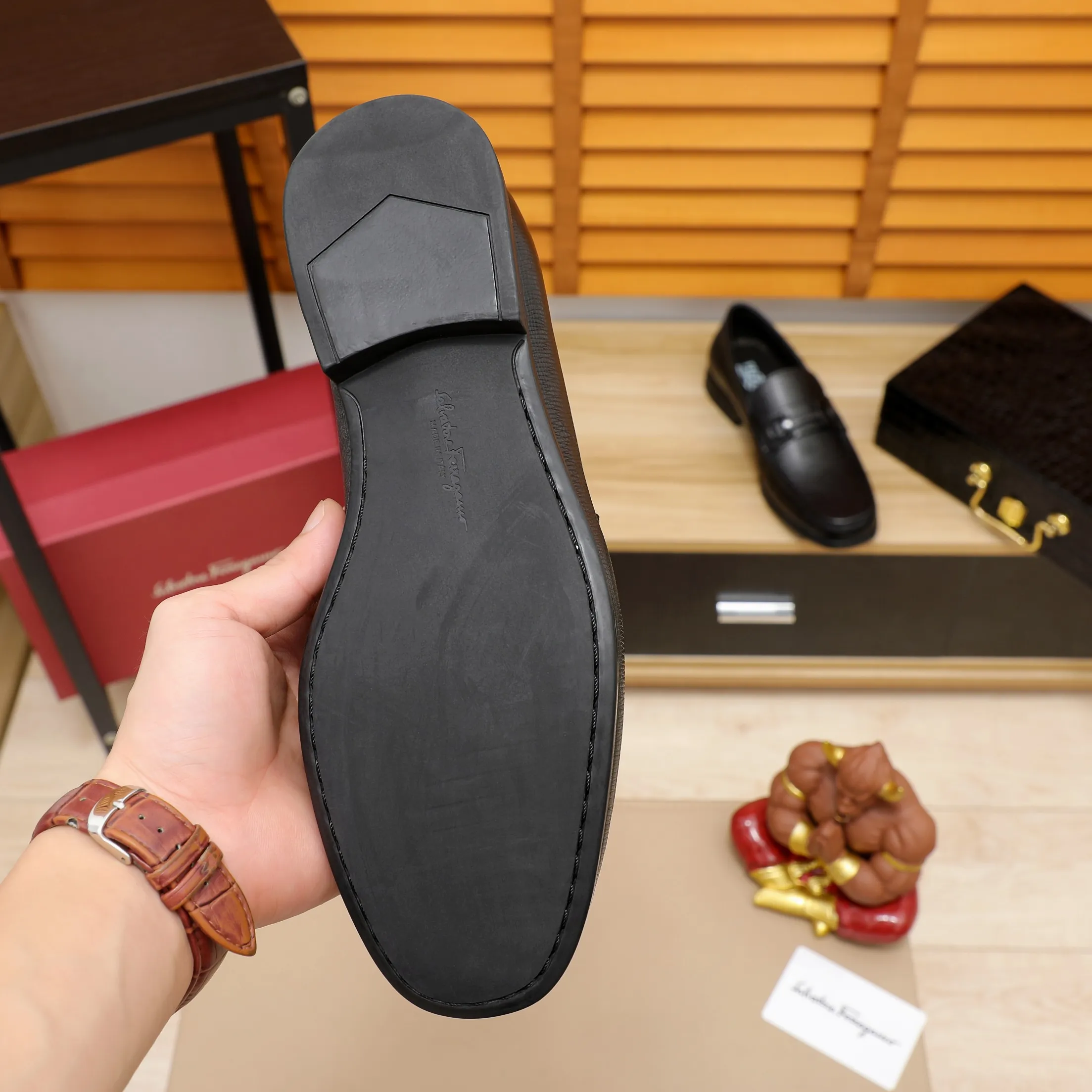 Men's shoes 💰540 🕷🕷🐂【Ferragamo】Ferragamo Popular fashion casual shoes🇨🇳Official website counter 1:1 production, original mold opening💯Good quality visible, imported high-end first-layer pebbled calfskin, water-dyed🐂leather lining🌿very clear texture, high-quality waterproof, non-slip and wear-resistant outsole🎋high quality and low price, truly handmade🍓black, coffee color, 2 colors available! Code number 38-45……